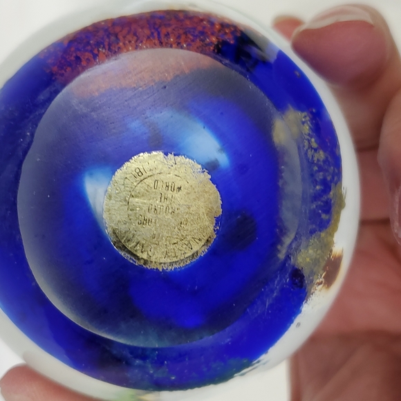 Vintage set of two hand blown art glass paperweightsBy Dynasty Gallery - Picture 4 of 7